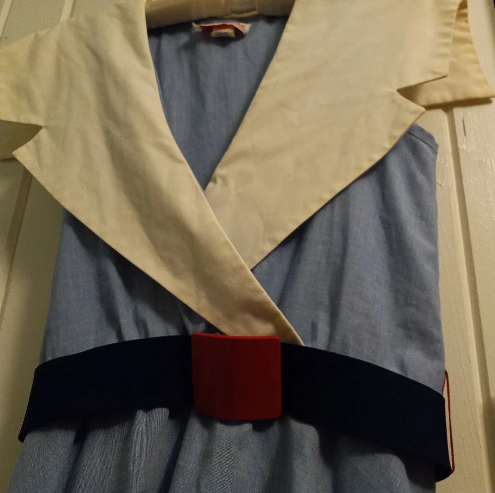 Vintage sleeveless dress with belt - Picture 3 of 13